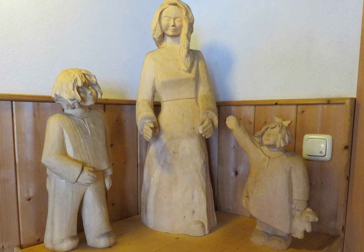 Kindergareten Maria-Hilf Holzfiguren